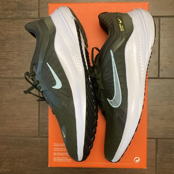 Brand New Nike Quest 5 Cargo Khaki colorway. Men’s size 8 / women’s 9.5 - Picture 2 of 4